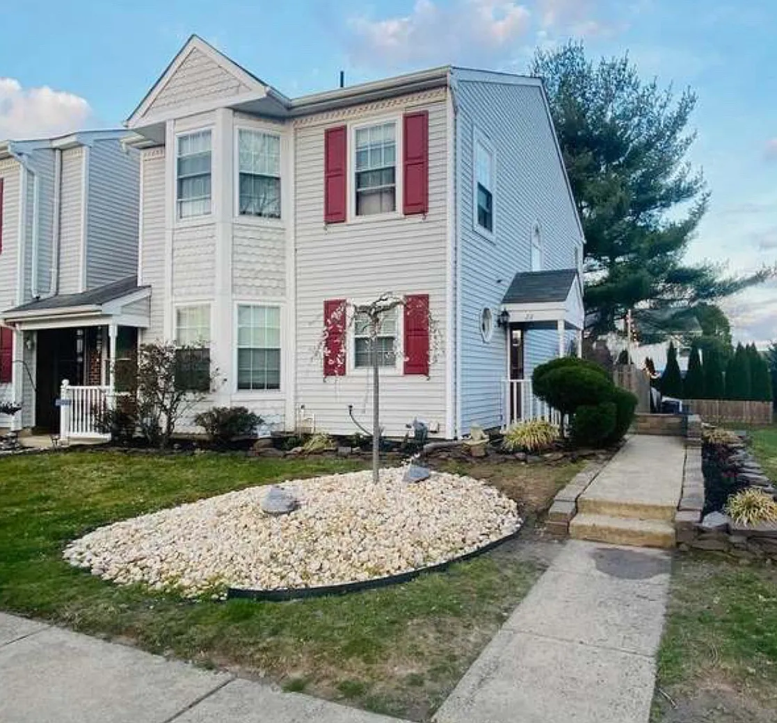 22 Van Horn Pl — Photo 1