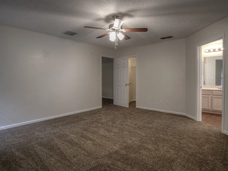 1336 Marsh Grass Ct — Photo 17
