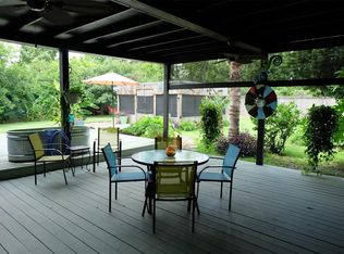 904 Riverside Ct, Friendswood, TX 77546