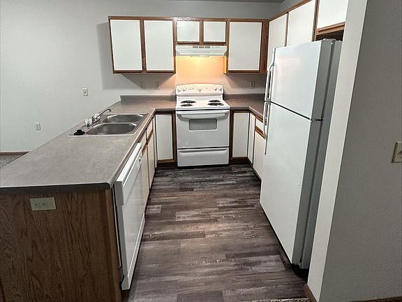 4th image of 2105 SE Pioneer Way #16433032