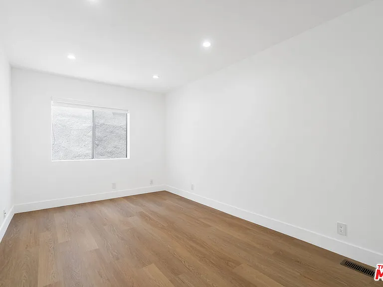 3939 Moore St #204 — Photo 33