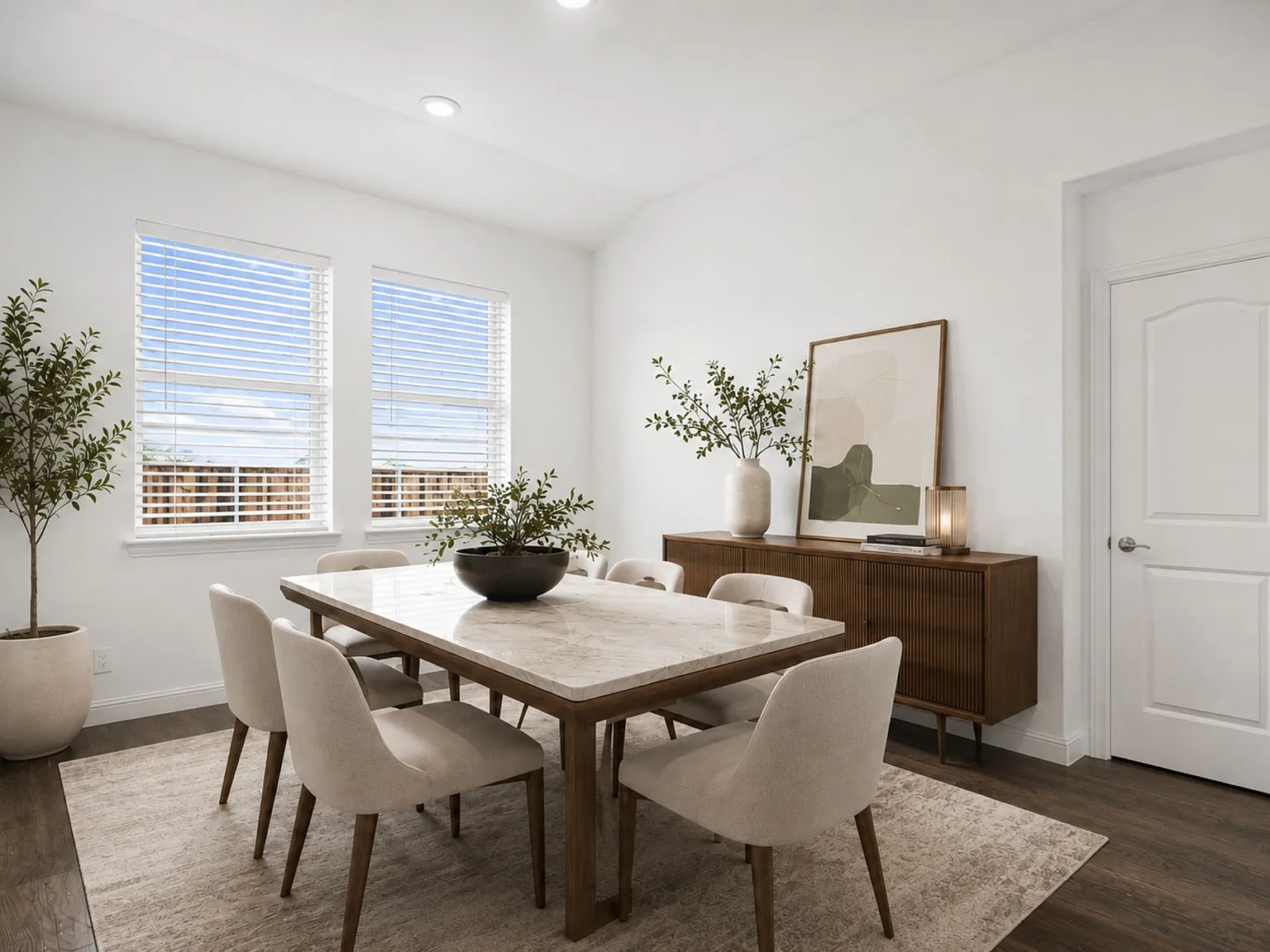 5 bed, 2880 sqft, $3,000 — Photo 4