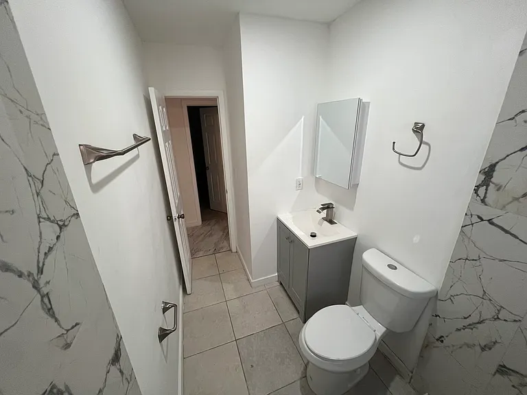 49 NW 30th Ave #2 — Photo 23