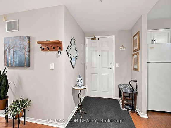 5th image of 511 Gainsborough Rd #327