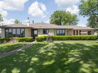 6210 Middle Rd, Asbury, IA 52002