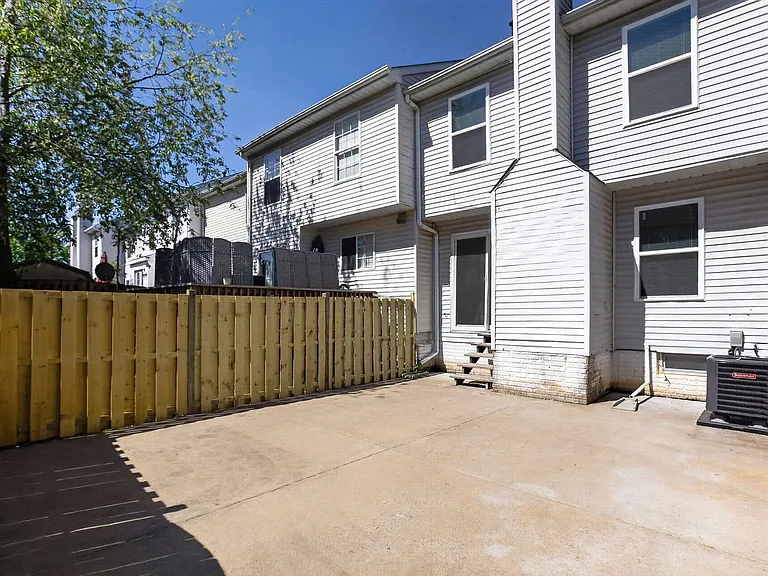 2736 Albermarle Pl — Photo 13