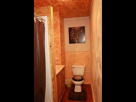 3rd image of 106 Wisteria Dr