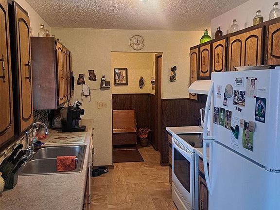 4th image of 4210 19th Ave E