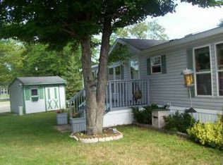 563 Triann Dr SE, Grand Rapids, MI 49548