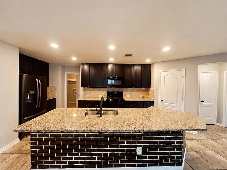 6718 Madison Heights Ct — Photo 6