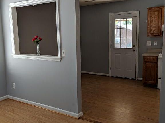 3rd image of 102 Courtland Dr