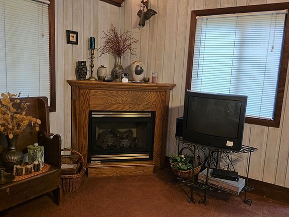 5th image of 96 Chalet Cir