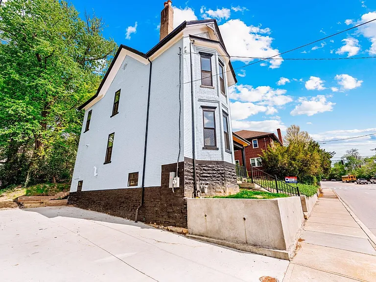 3634 Columbia Pkwy — Photo 8