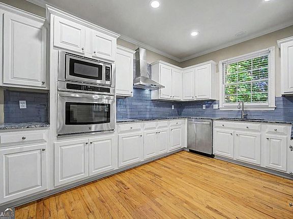3rd image of 2180 Habersham Trce