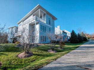 487 Mill St, Fontana, WI 53125