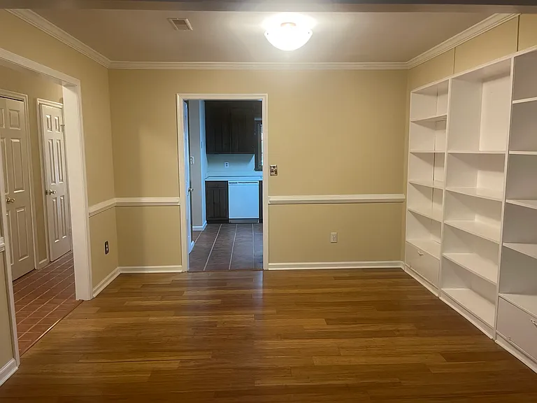 153 Sloane Pl — Photo 5