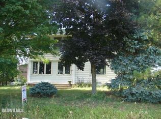 1410 N Henderson Rd, Freeport, IL 61032