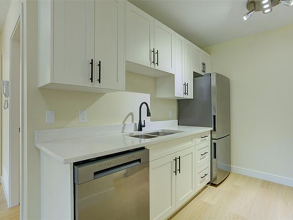 3rd image of 40 Stanley Rd #103