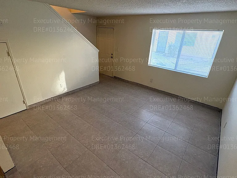 804 Niles St — Photo 7