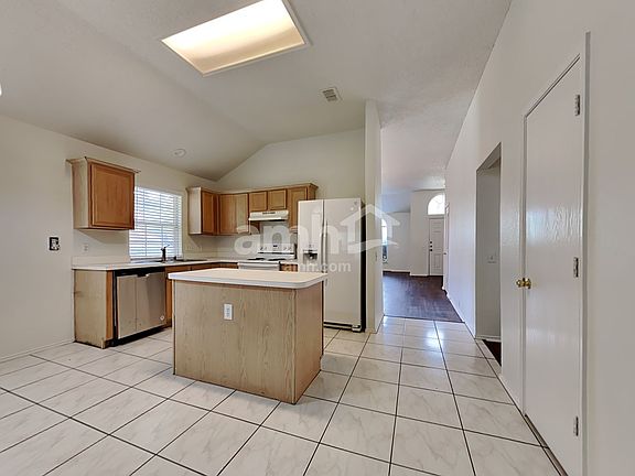 3rd image of 8520 Auburn Dr