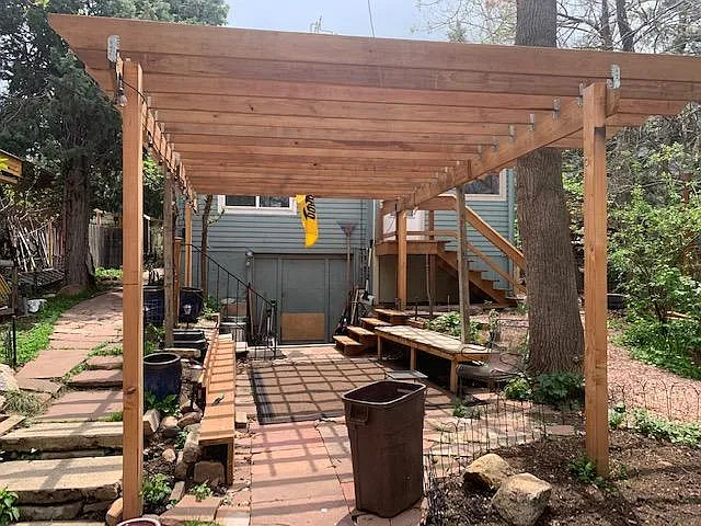 513 University Ave — Photo 11