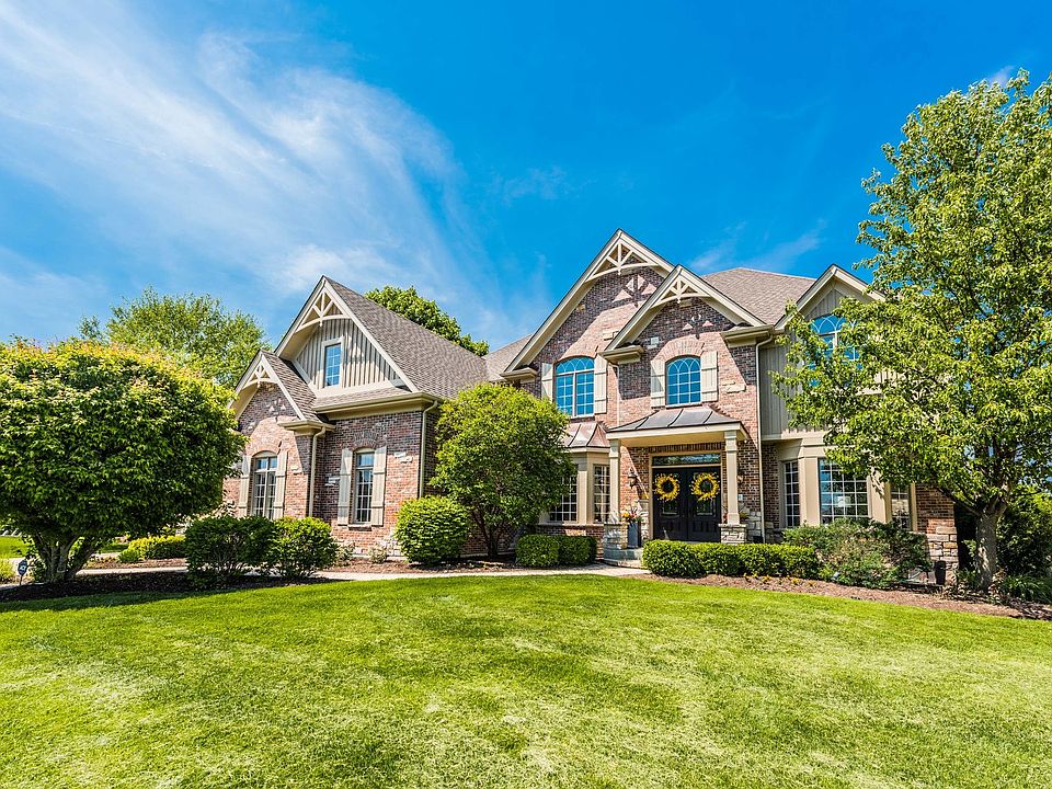 2nd image of 687 Oak Ln