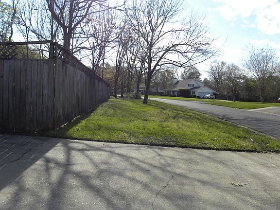 4th image of 1901 Lamotte Dr