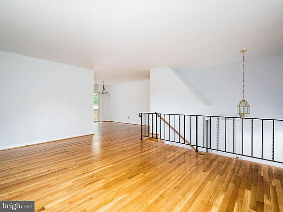 4th image of 4004 Dakota Ct