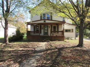 122 Wheeling Ave, Wellington, OH 44090