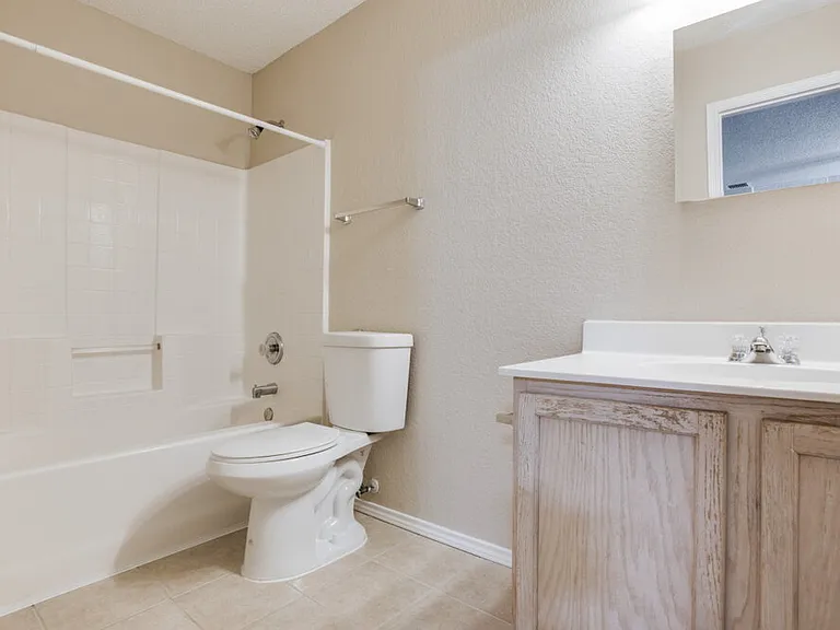 8712 Stonebriar Ln — Photo 5