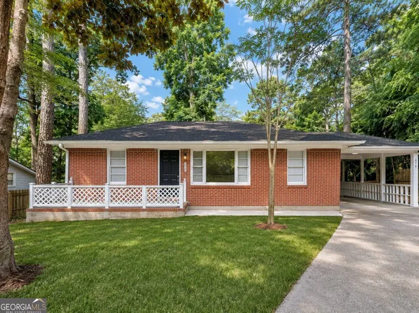 478 Pine Dr, Stone Mountain, GA 30083