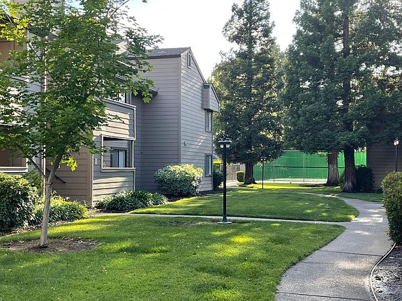 3rd image of 3715 Tallyho Dr APT 54