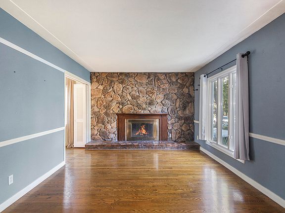 5th image of 2460 Almont Ave SE