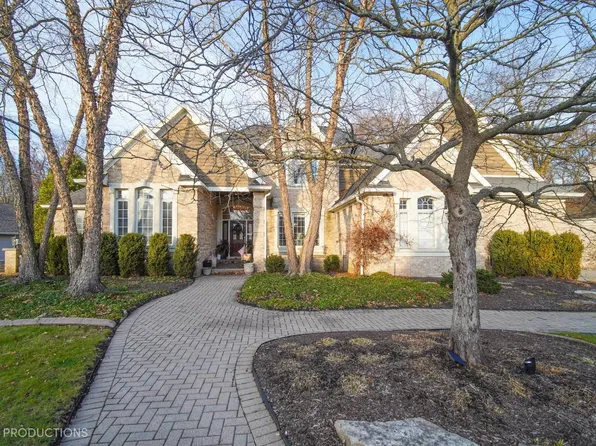 275 Turnberry Dr, Valparaiso, IN 46385