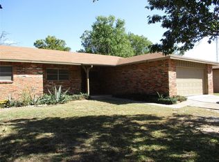 710 S Dixie St, Eastland, TX 76448