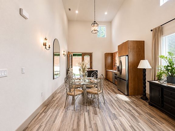 4th image of 2370 Fatima Ave