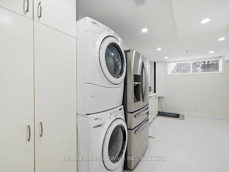 9611 Keele St #C — Photo 11