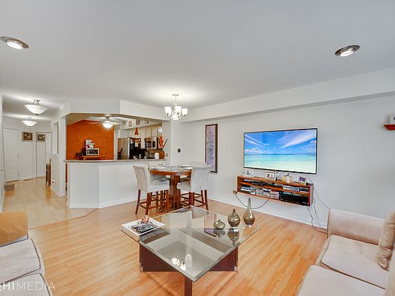 4th image of 15 Abbey Ln #15