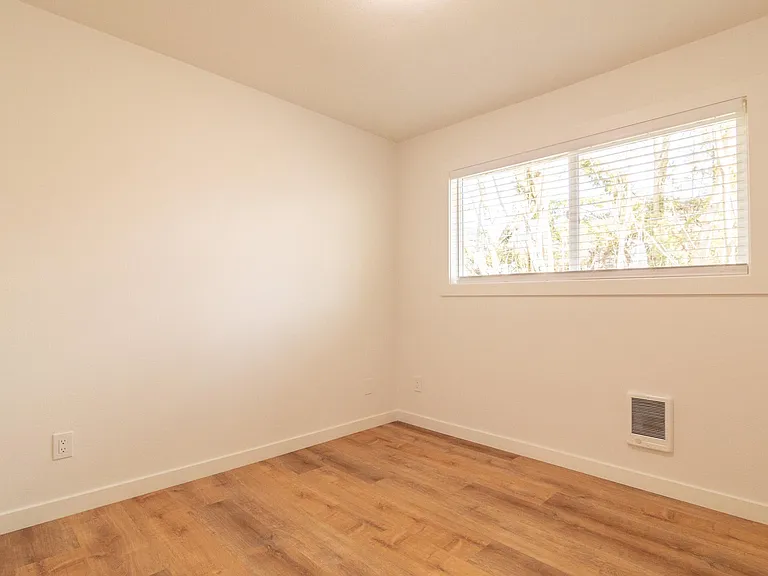 510 SE 46th Ave — Photo 11