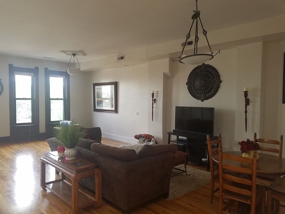 1st image of 1507 W Fullerton Ave #3