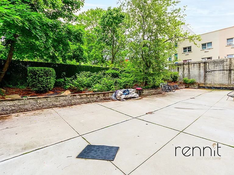 209 Troy Ave #4L — Photo 13
