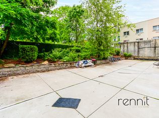 209 Troy Ave #1R, Brooklyn, NY 11213