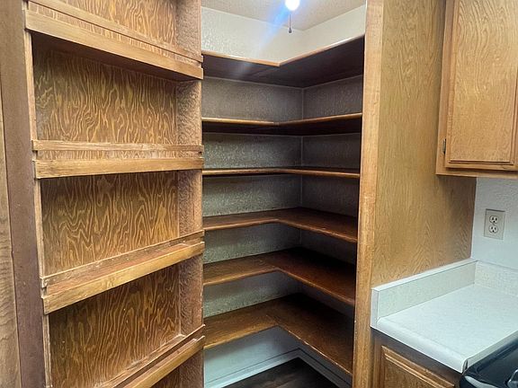 2nd image of 16665 Las Palmas St