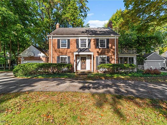 2nd image of 18860 Rivercliff Dr