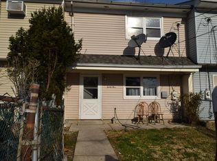35 Mercer St, Carteret, NJ 07008