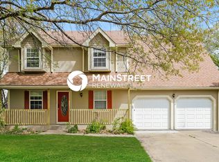 421 Hithergreen Dr, Lansing, KS 66043