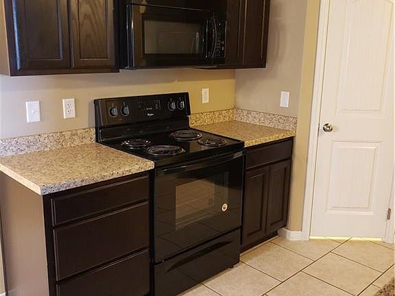 4th image of 1400 Vanguard Ln #A