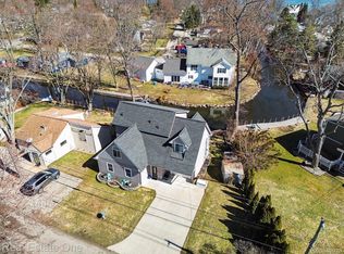 2061 Rosedale Dr, West Bloomfield, MI