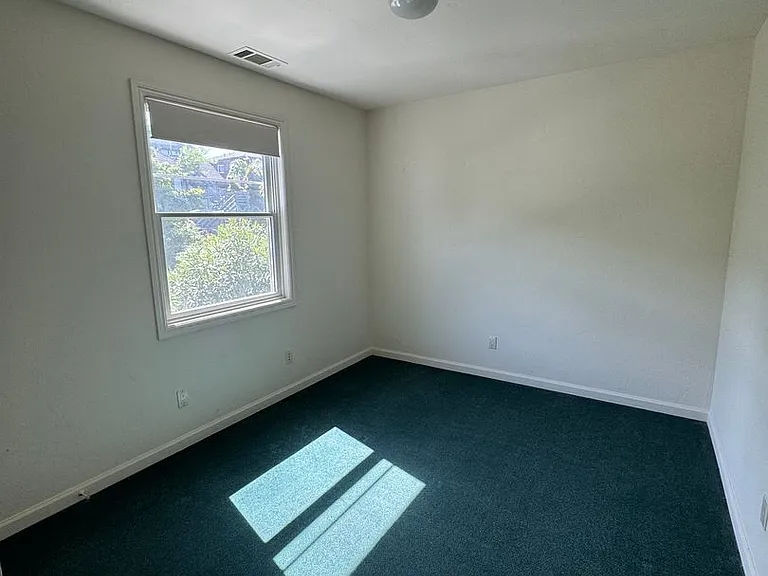 2527 Piedmont Ave #C — Photo 4