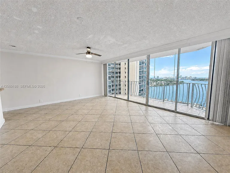 7601 E Treasure Dr #1807 — Photo 3